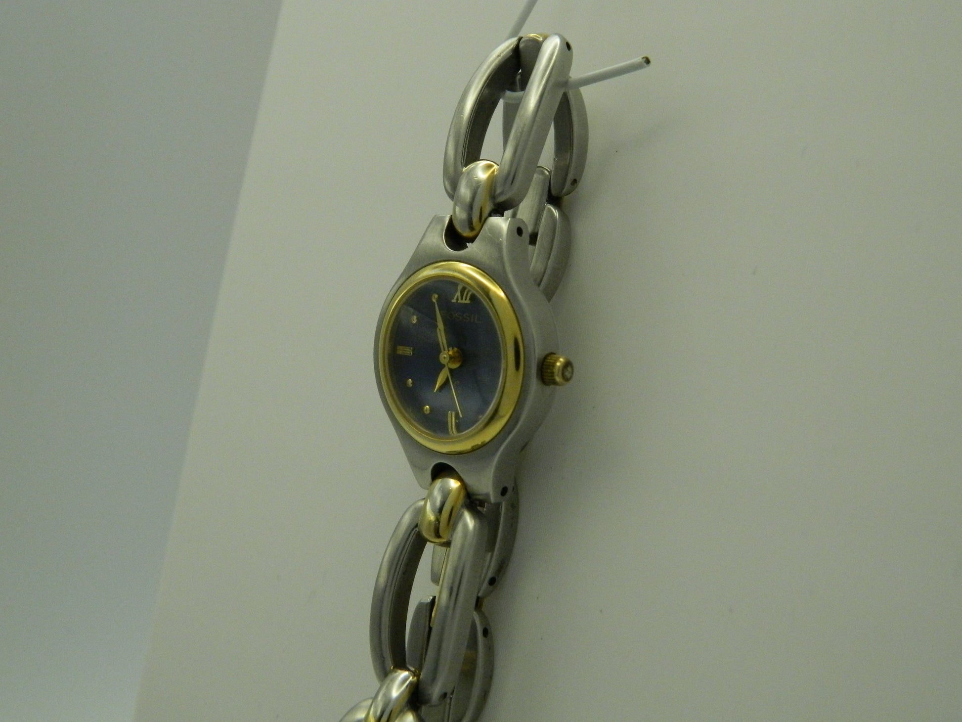Fossil F2 Two Tone Lapas Dial Quartz Watch image 2