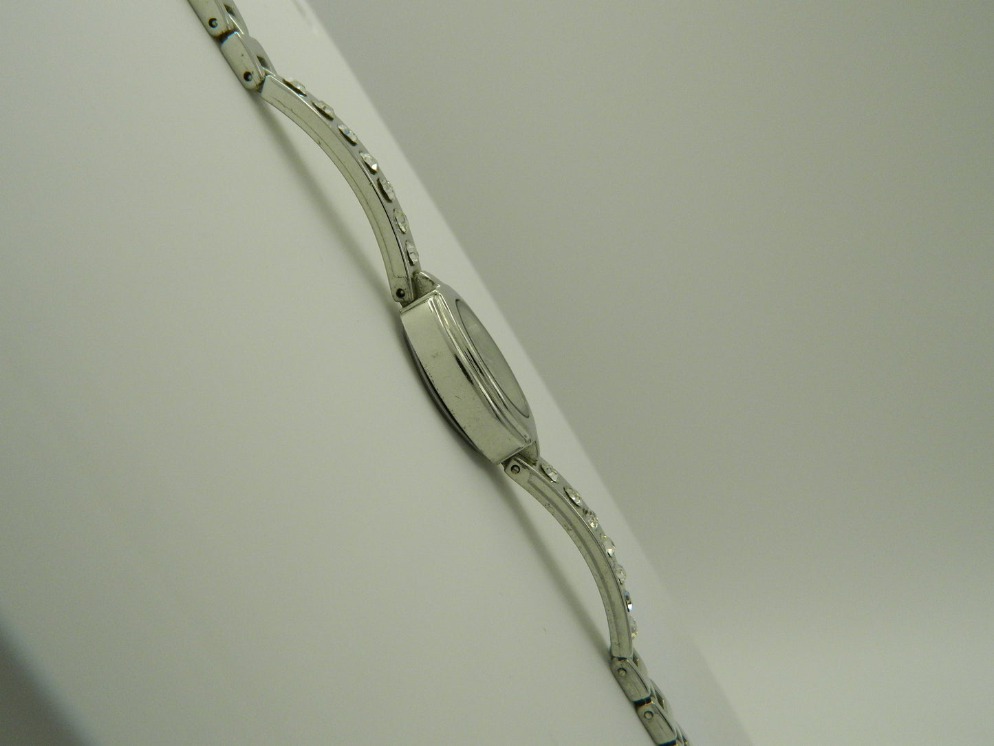 Manhattan White Marble Rhinestone Wat image 3