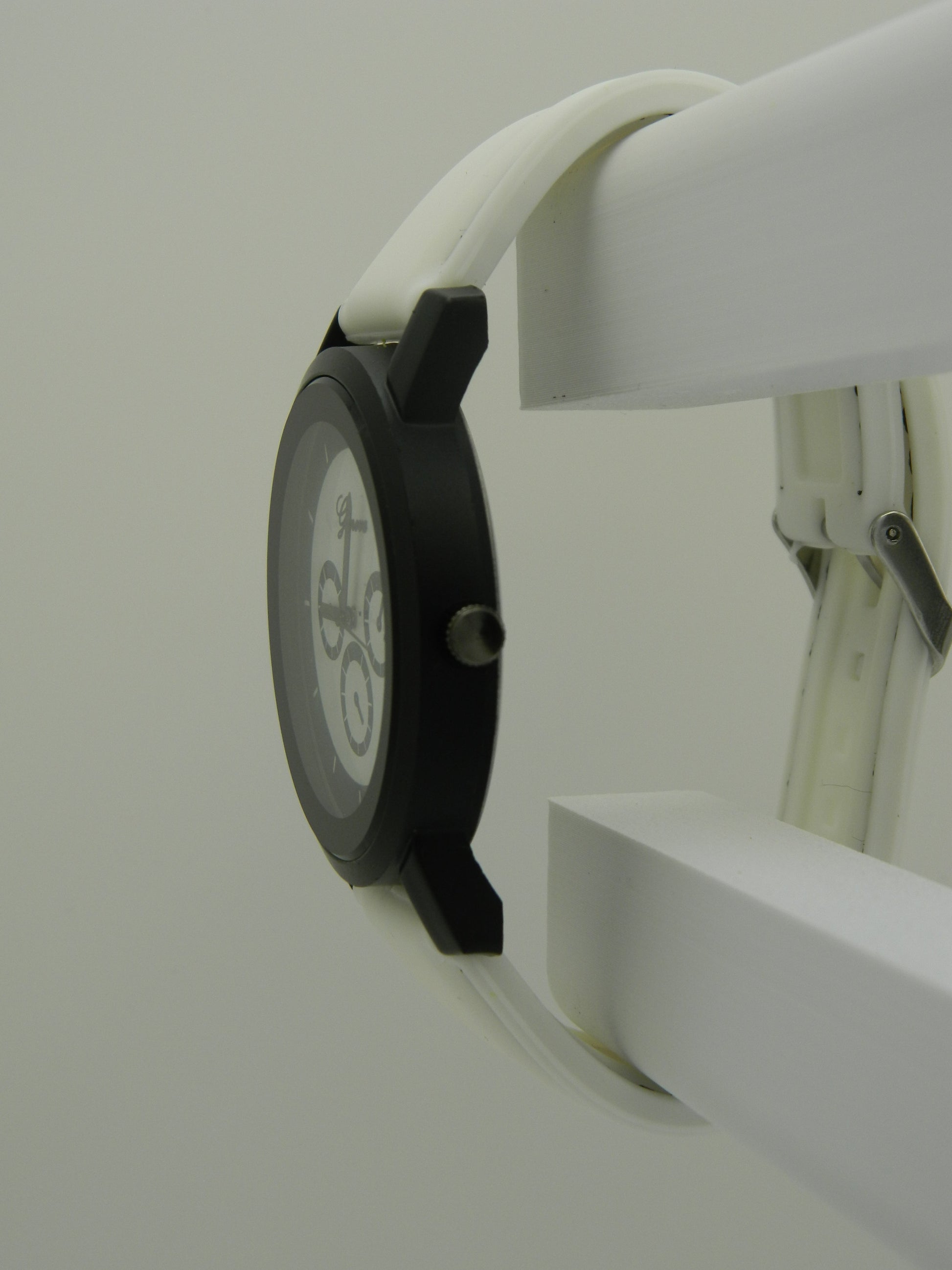 Geneva Racer Style White On Black Quartz Watch image 3