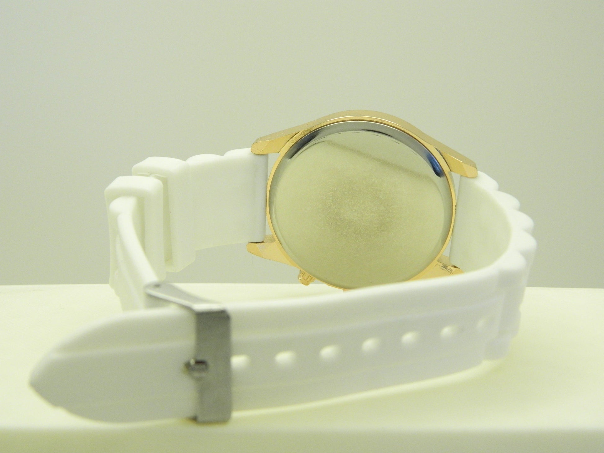 Three Leaf Generic Quartz White Watch image 5