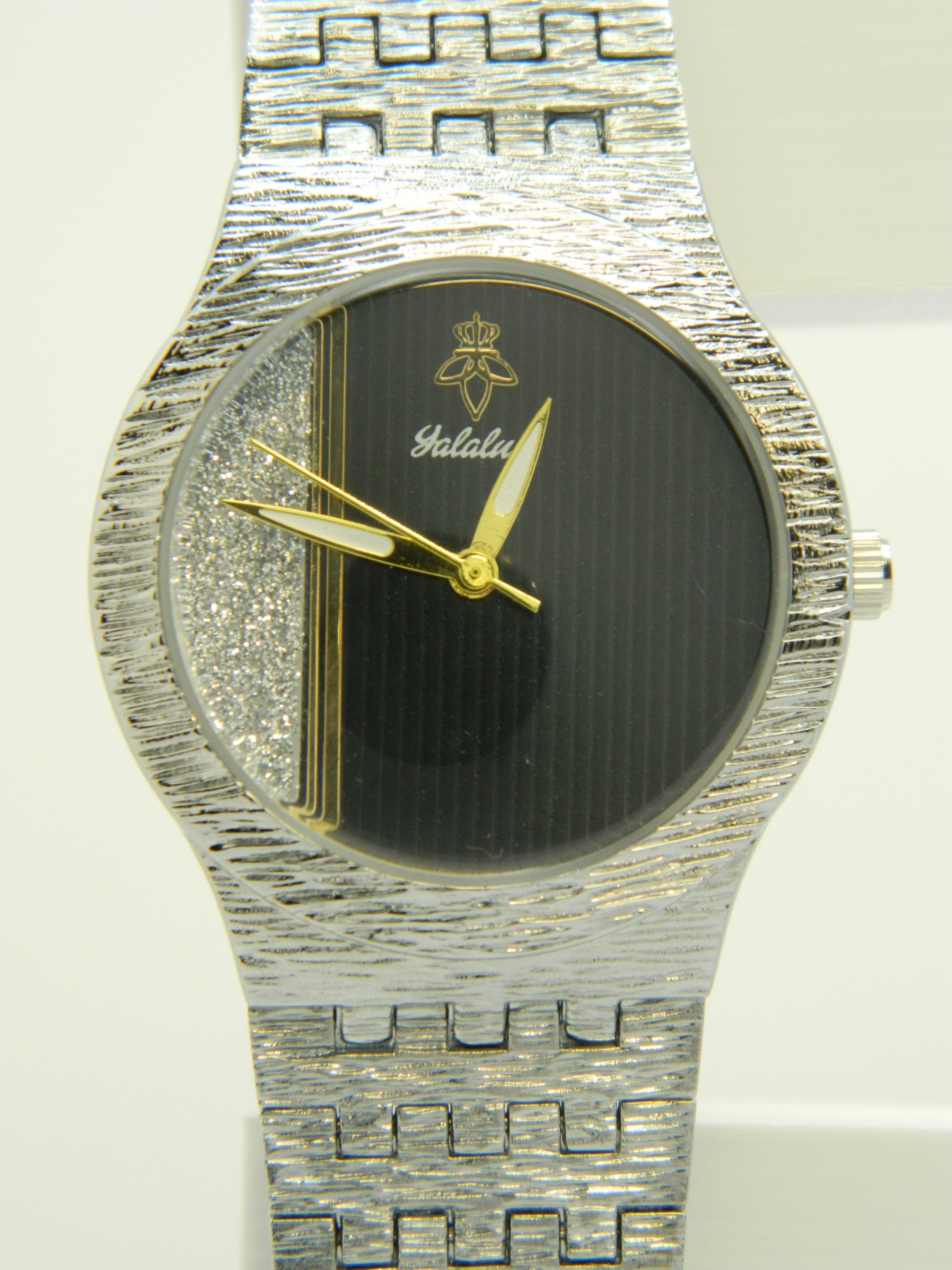 Silver Tone Classy Style Quartz Watch image 4