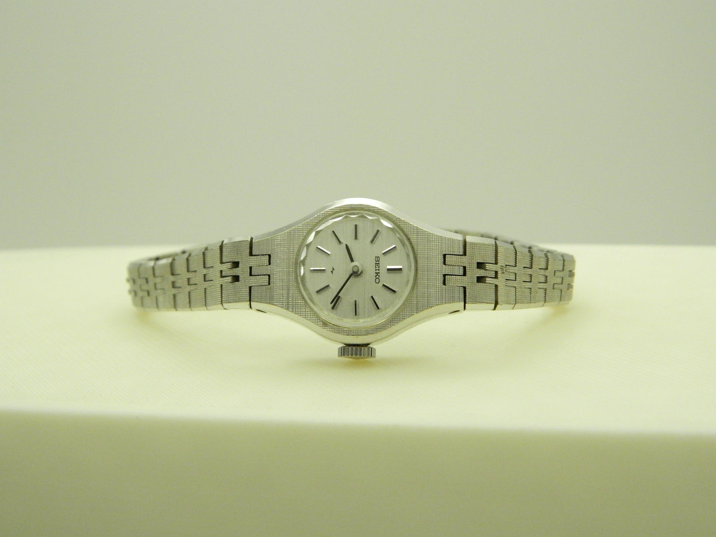 Seiko Silver Tone Cocktail Manual Wind Watch image 9