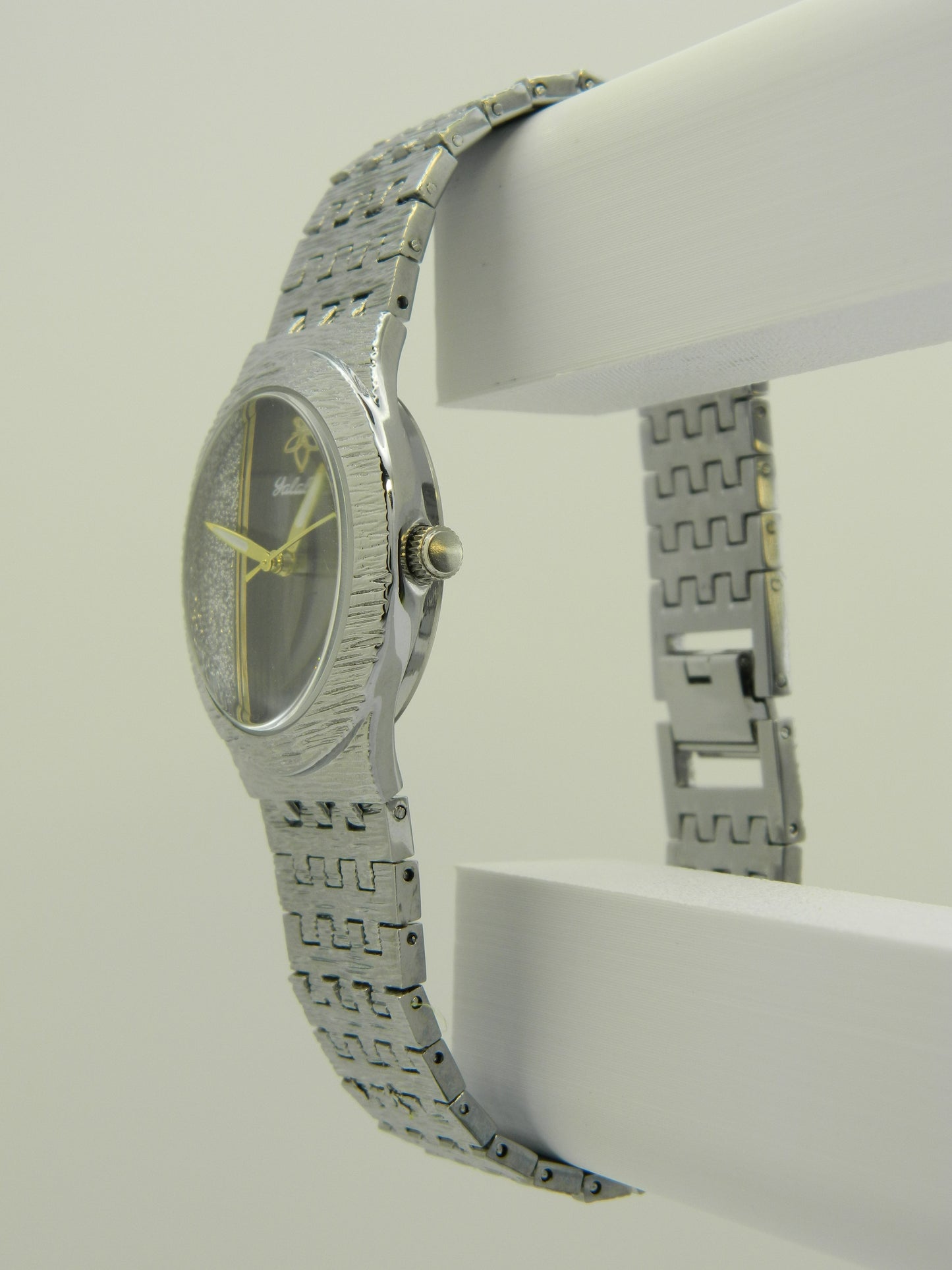 Silver Tone Classy Style Quartz Watch image 3