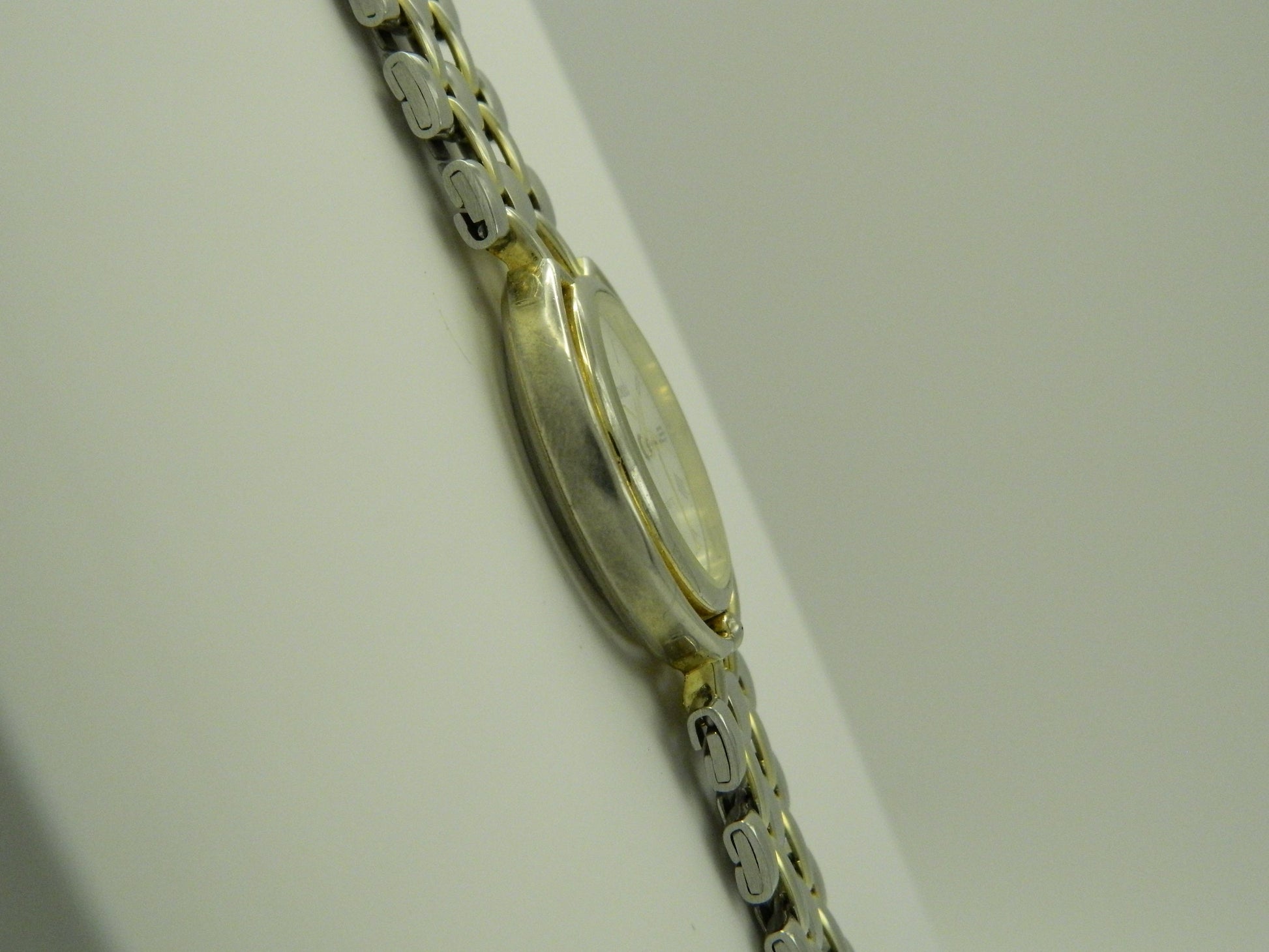 Xanadu Vintage Style Halo Quartz Watch image 3