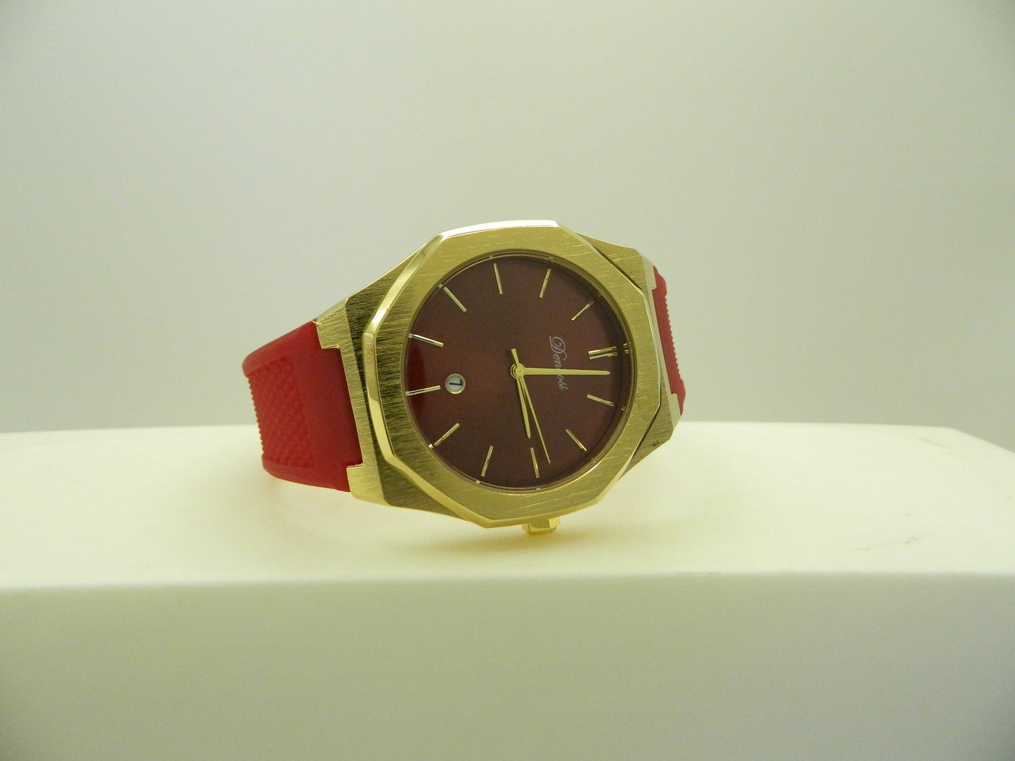 Denvosi Red On Gold Date Quartz Watch image 4