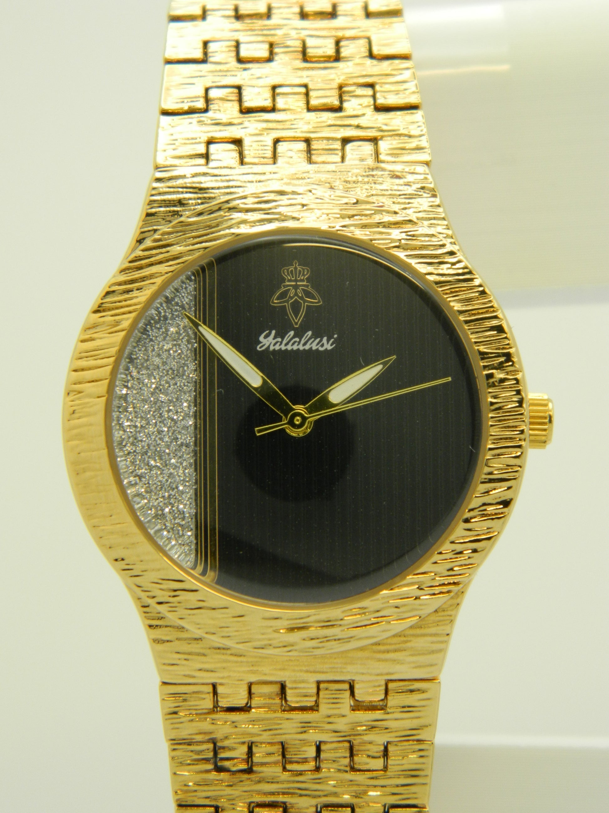 Gold Tone Classy Style Quartz Watch image 4