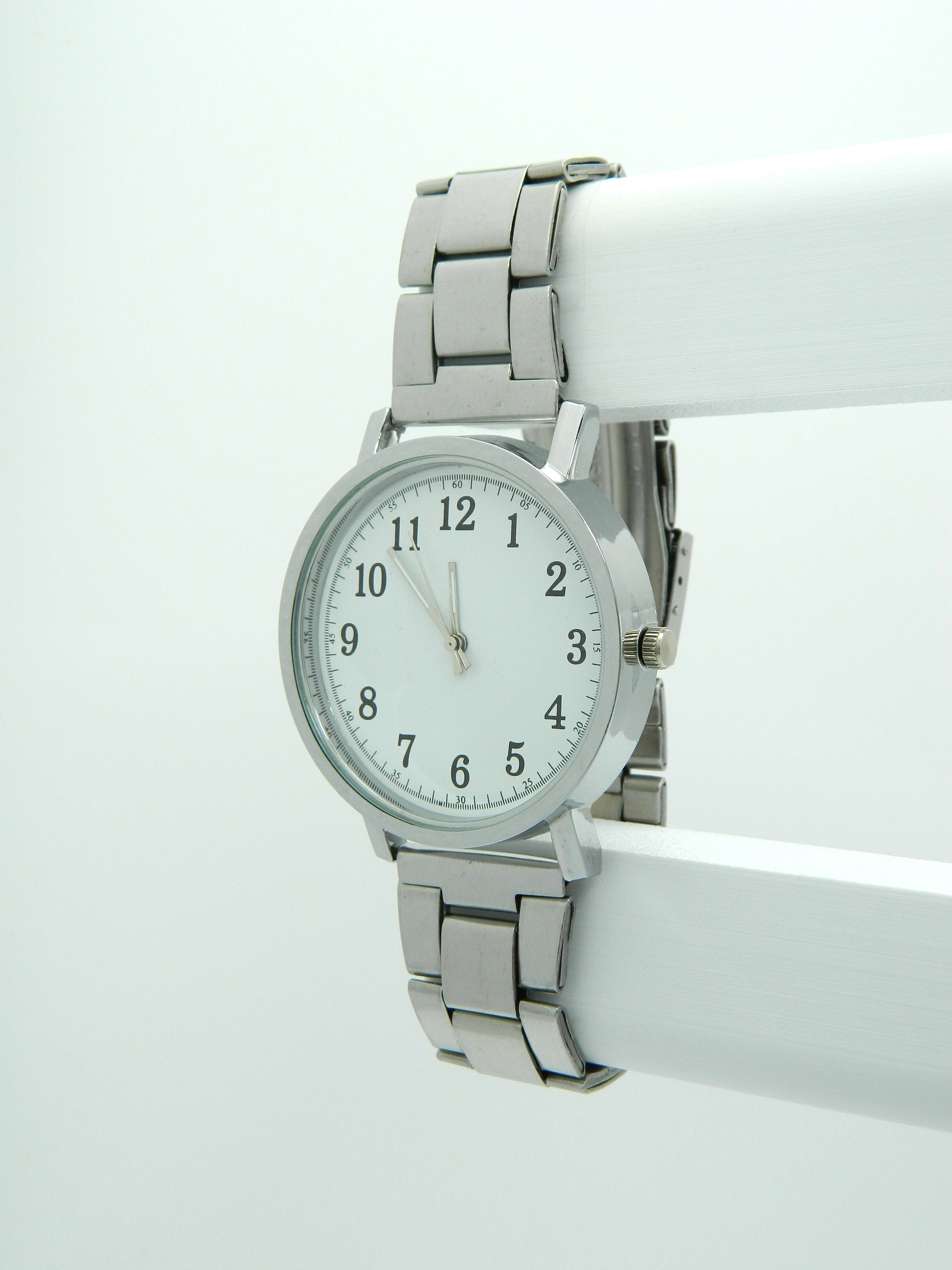 Simple Quartz Watch image 2