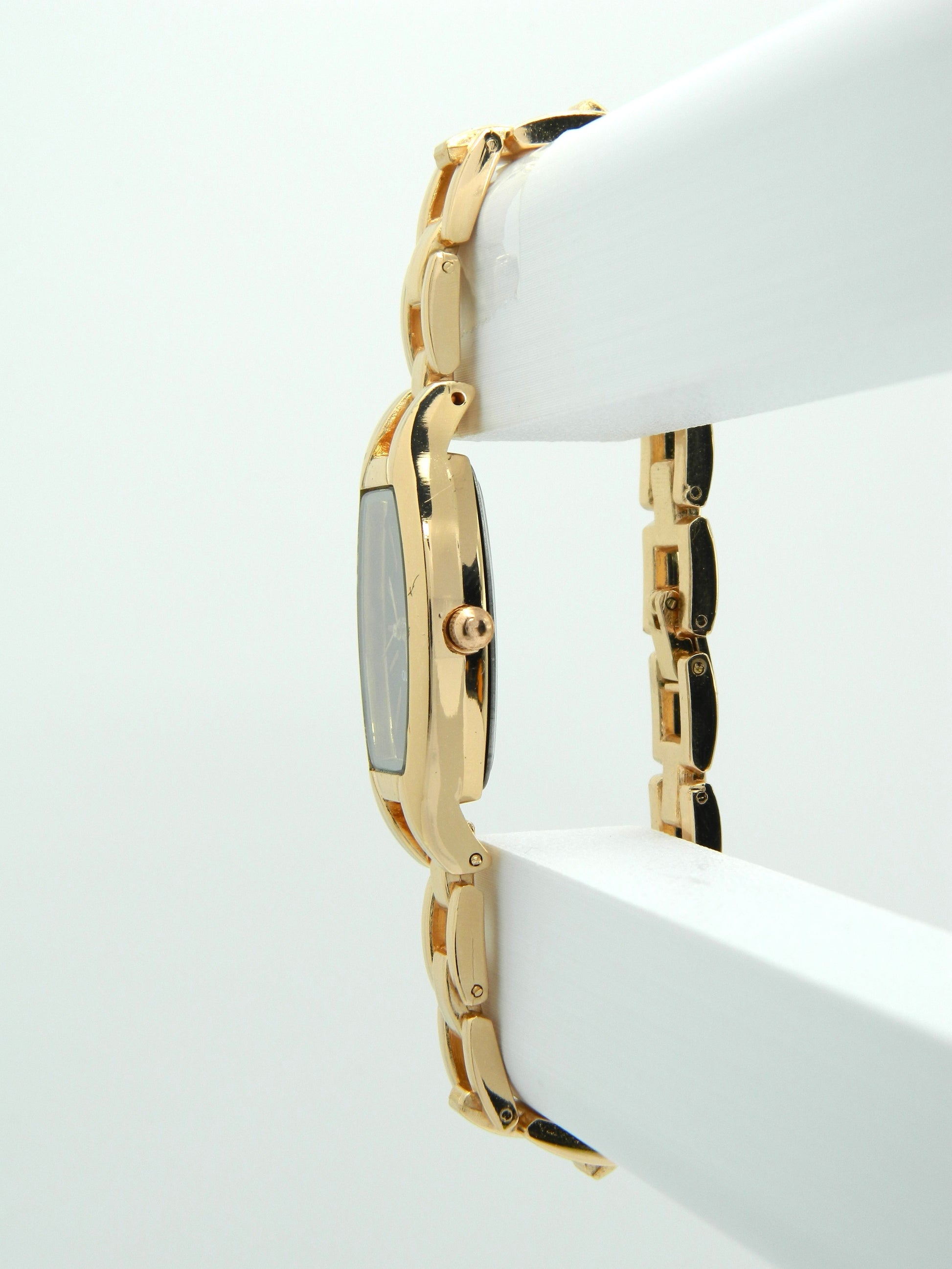 Elegant Quartz Watch image 2