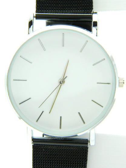 White Quartz Watch image 3