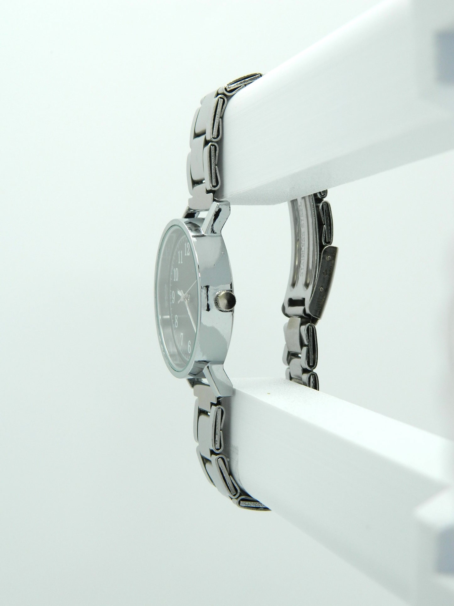 Simple Quartz Watch image 3