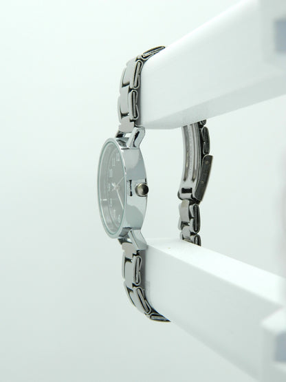 Simple Quartz Watch image 3