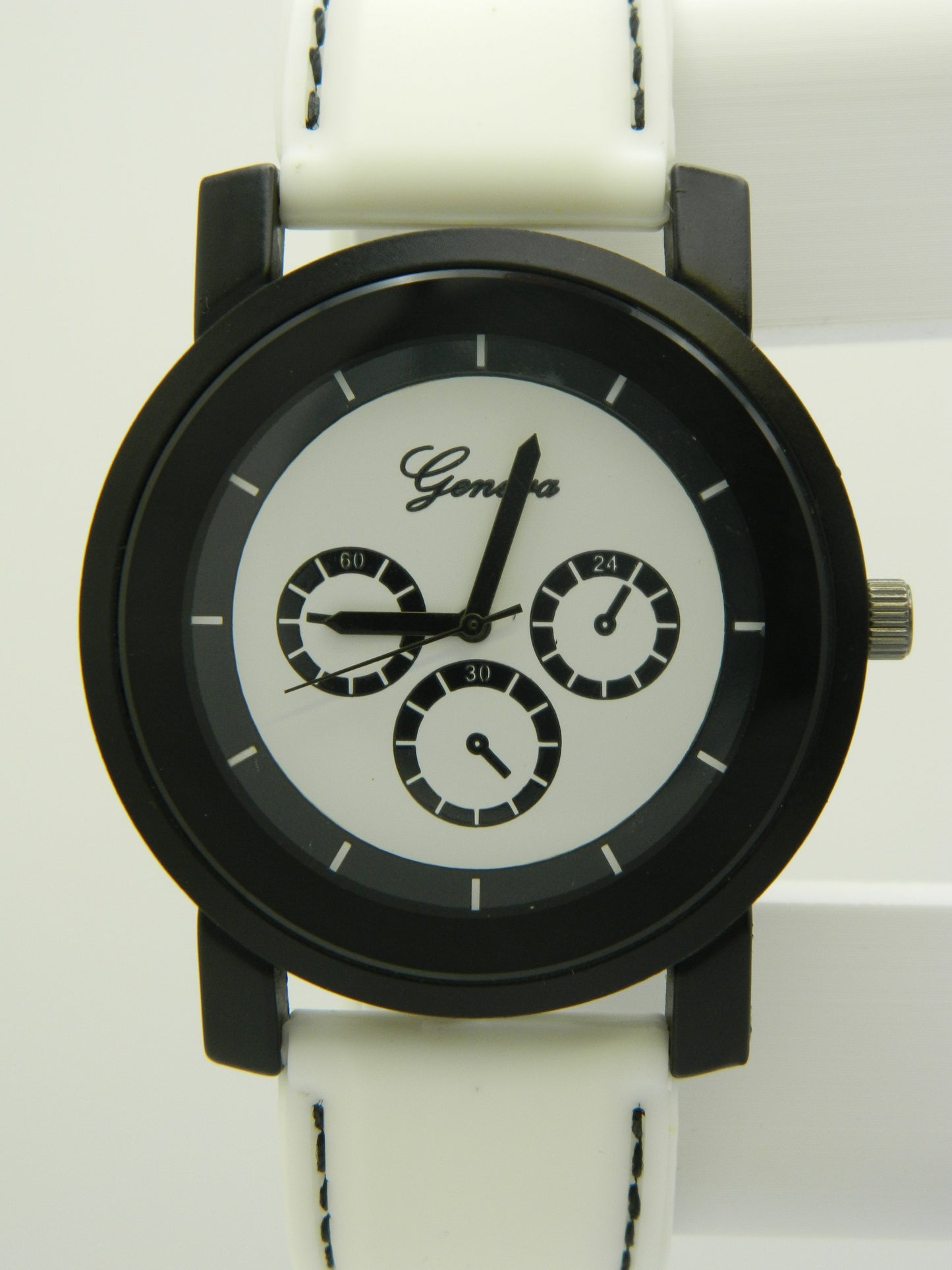 Geneva Racer Style White On Black Quartz Watch image 4
