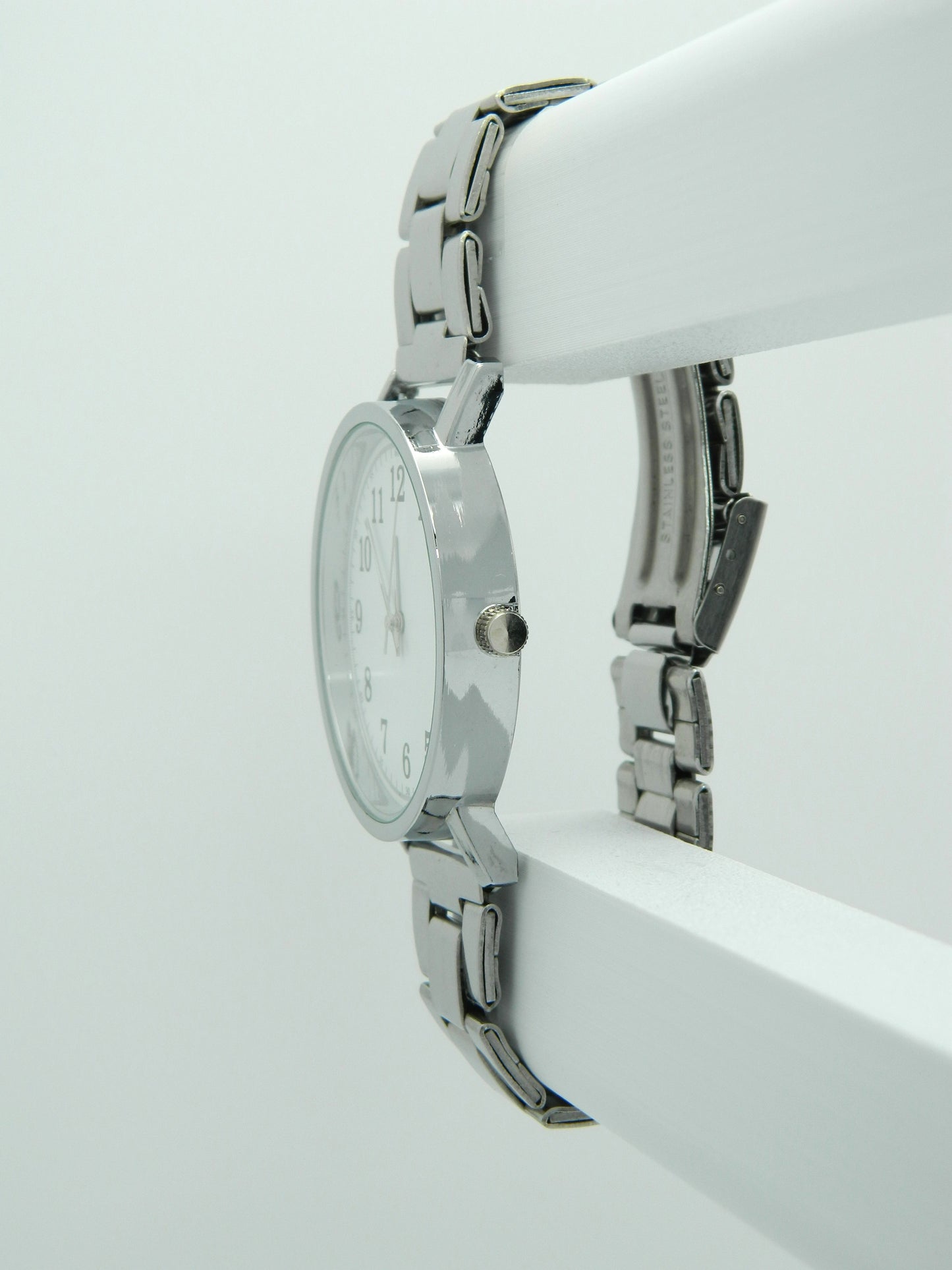 Simple Quartz Watch image 3