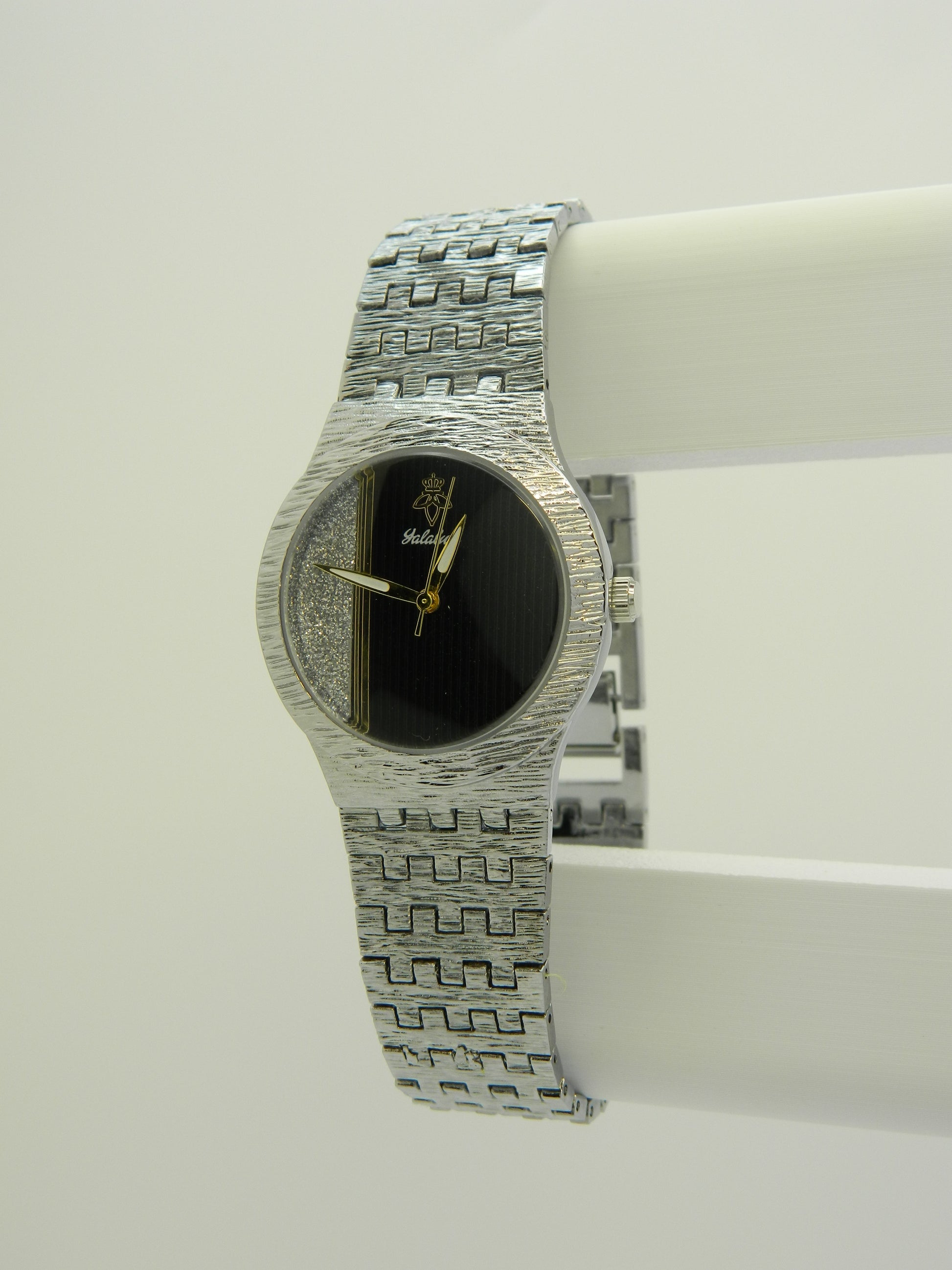 Silver Tone Classy Style Quartz Watch image 2