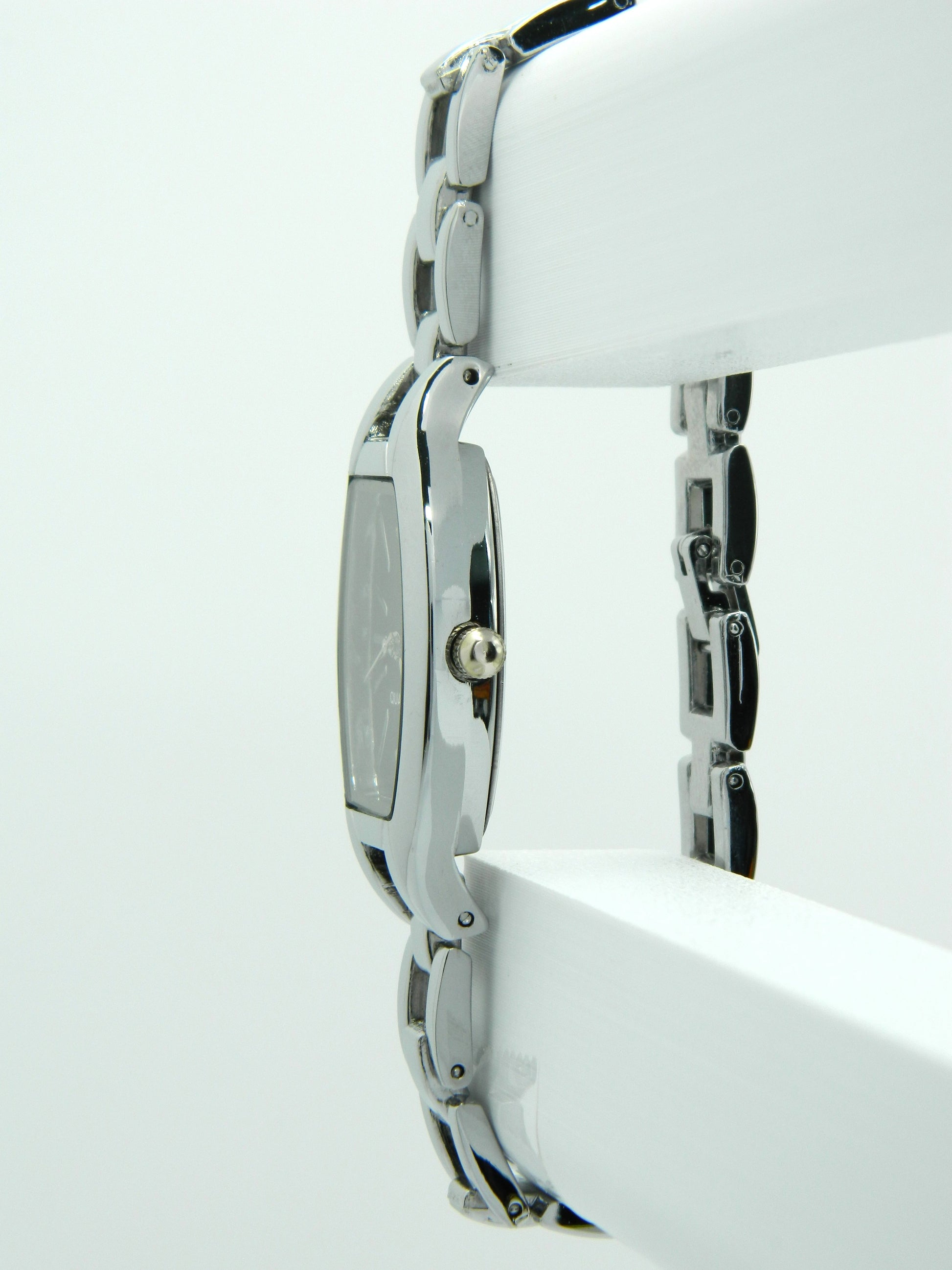 Elegant Quartz Watch image 4