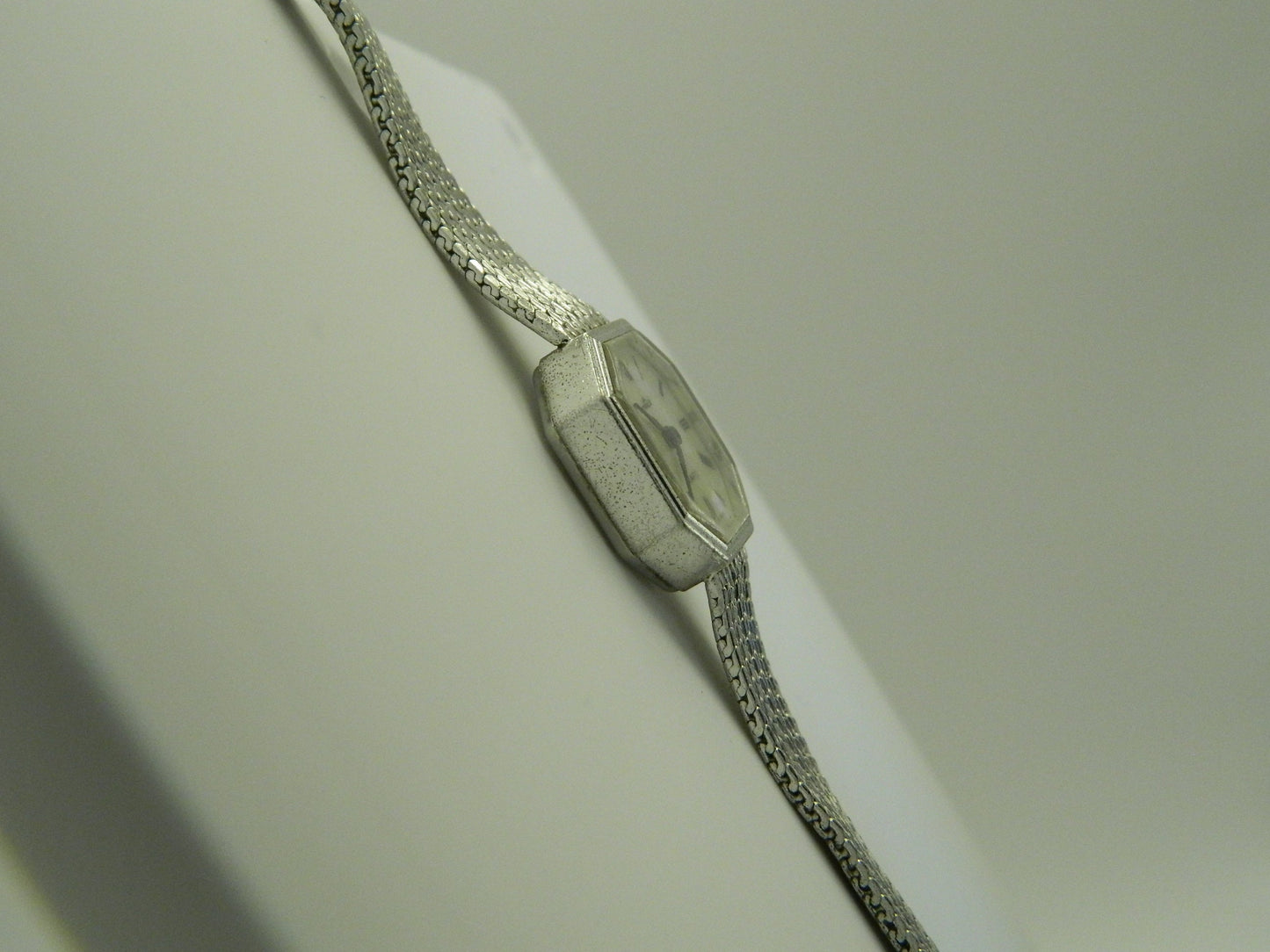 Itraco Swiss White Marble Vintage Watch image 4