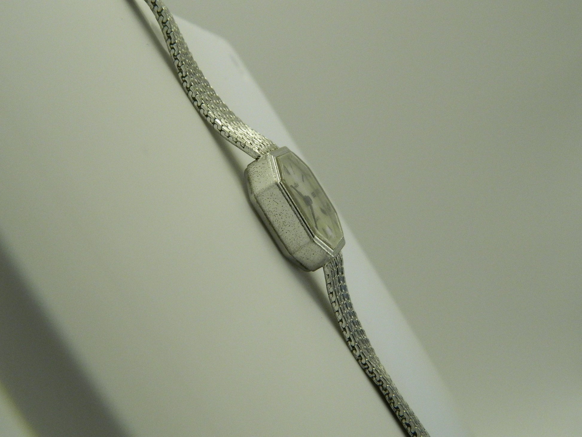 Itraco Swiss White Marble Vintage Watch image 4
