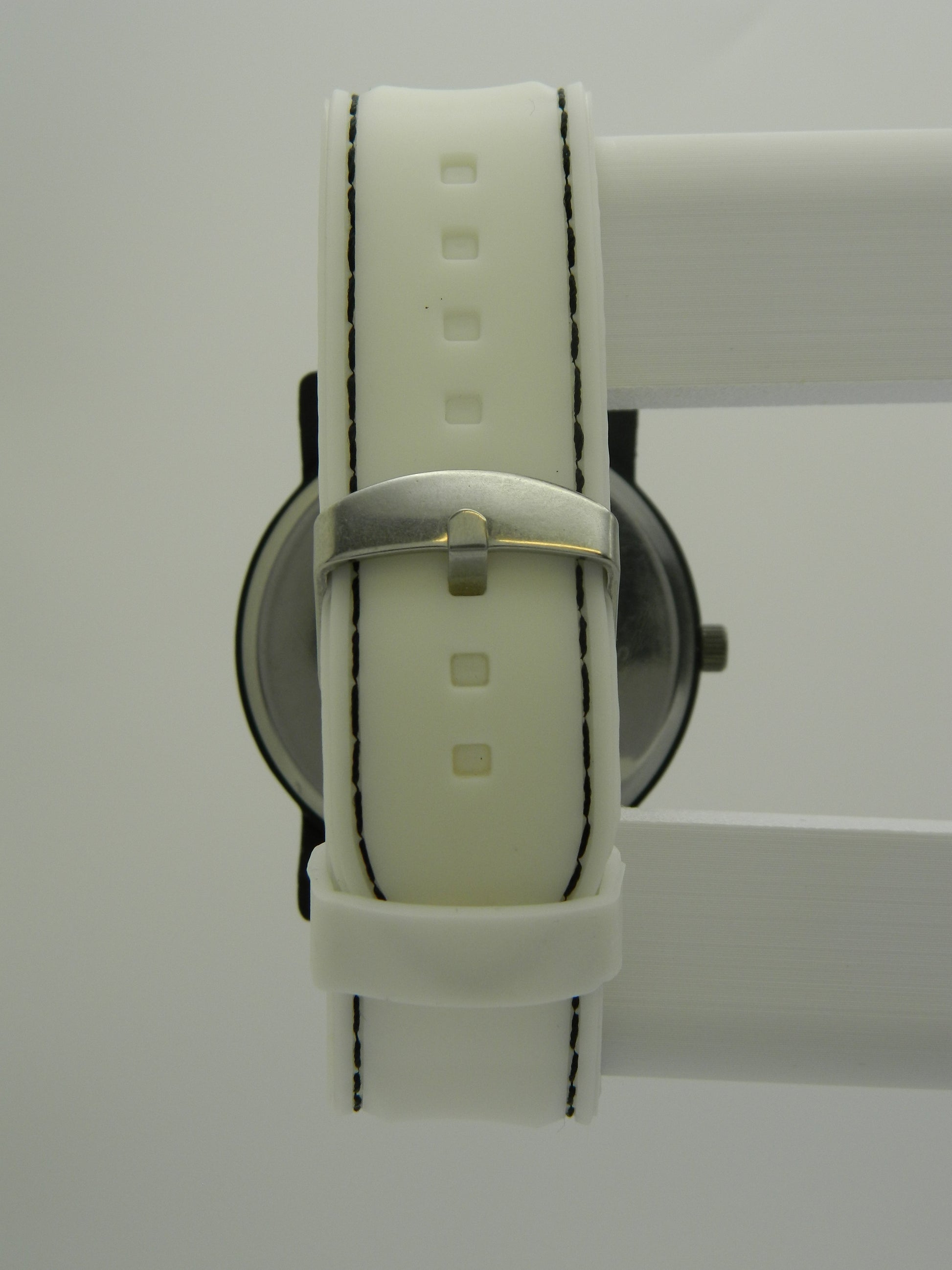 Geneva Racer Style White On Black Quartz Watch image 5