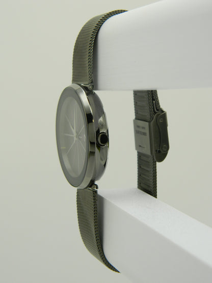 XNY Modern Style Quartz Watch image 3