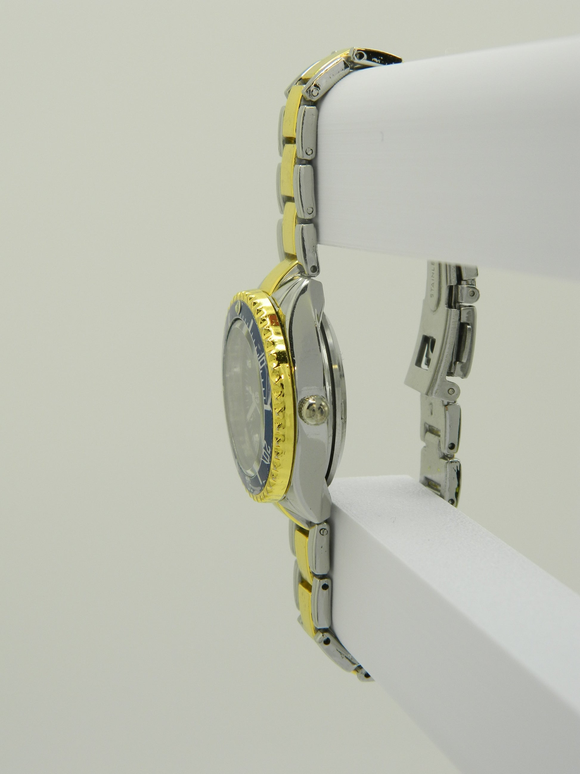 Diver Style Quartz Watch image 3